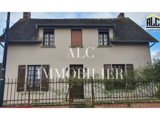 Maison à vendre 218 400 € 6 pièces 4 chambres 167 m² 3 162 m² de terrain Villaines-la-Carelle 72610