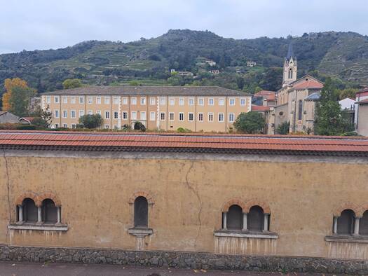 Duplex à vendre 187 500 € 3 pièces 2 chambres 72 m² Étage 2/2 Quartiers Est-Rhone Tournon-sur-Rhône 07300