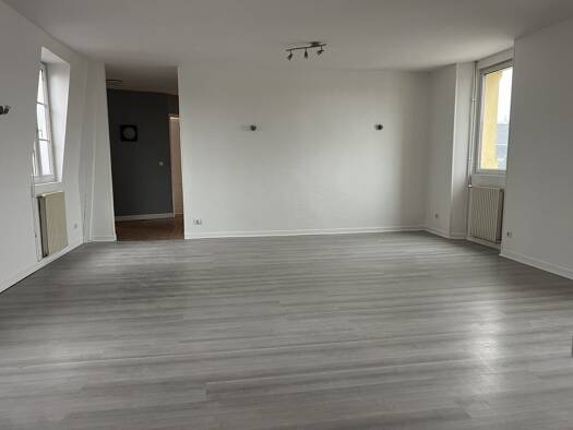Appartement à vendre 129 200 € 5 pièces 3 chambres 114 m² Étage 2/2 Chauny 02300