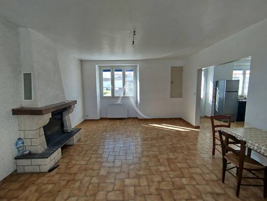 Maison à louer 900 € 4 pièces 3 chambres 84 m² 360 m² de terrain Machecoul-Saint-Même 44270