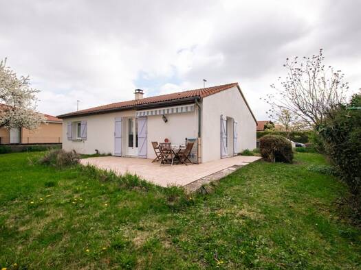 Maison de plain-pied à vendre 210 000 € 4 pièces 2 chambres 80,7 m² 628 m² de terrain Zone Rte de Clermont-avenue de la Gare Cournon-d'Auvergne 63800