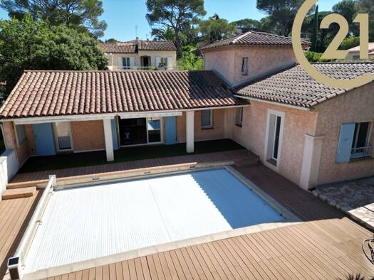 Maison à vendre 695 000 € 6 pièces 4 chambres 187 m² 855 m² de terrain Fréjus 83600