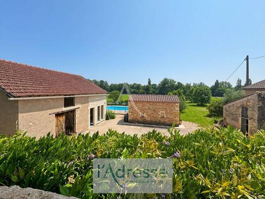 Maison à vendre 448 000 € 7 pièces 4 chambres 500 m² 53 950 m² de terrain Duravel 46700