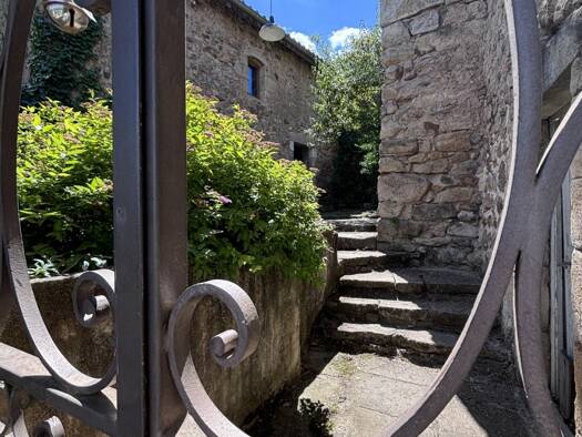 Maison à vendre 438 000 € 8 pièces 3 chambres 173 m² 4 558 m² de terrain Le Cheylard-Aubenas Ouest Aubenas 07200