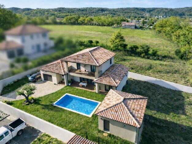 Maison à vendre 545 000 € 5 pièces 4 chambres 169 m² 1 215 m² de terrain Baix 07210