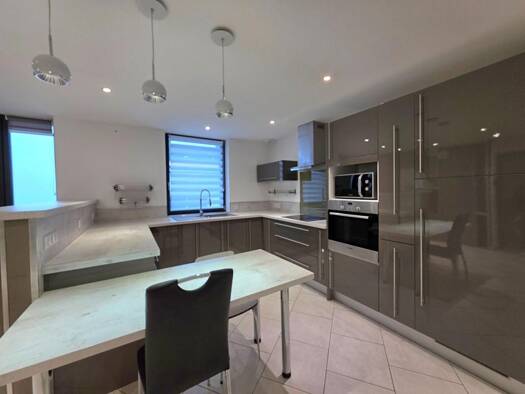 Maison à vendre 140 990 € 5 pièces 3 chambres 87 m² 280 m² de terrain Centre Ville Hirson 02500