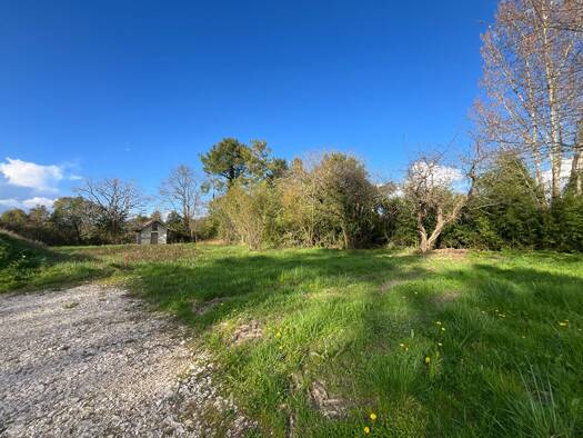 Terrain constructible viabilisé à vendre 35 000 € 1 083 m² de terrain Castelmoron-sur-Lot 47260