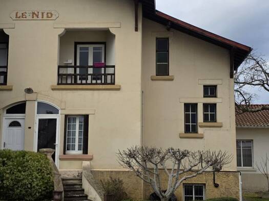 Maison de ville à vendre 167 000 € 4 pièces 2 chambres 123 m² 150 m² de terrain Centre-Gare Lourdes 65100