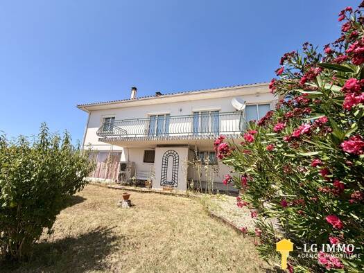 Maison à vendre 279 000 € 3 pièces 2 chambres 82 m² 708 m² de terrain Mortagne-sur-Gironde 17120