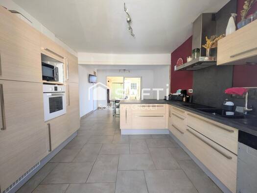 Demeure à vendre 225 000 € 5 pièces 4 chambres 218 m² 233 m² de terrain Abeilhan 34290