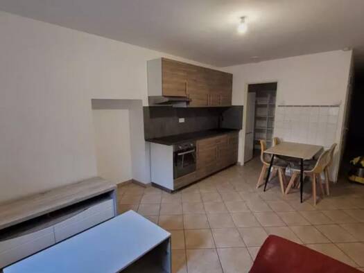 Appartement à louer 550 € 2 pièces 1 chambre 42 m² Sainte-Foy-l'Argentière 69610