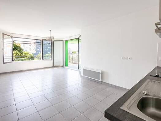 Appartement à vendre 199 500 € 3 pièces 2 chambres 63 m² Étage 6/8 Nord-Sillon-Thébaudières Saint-Herblain 44800