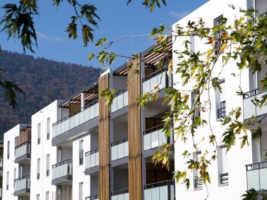 Appartement à louer 1 334 € 3 pièces 2 chambres 67 m² 1er étage Ouest Gex 01170