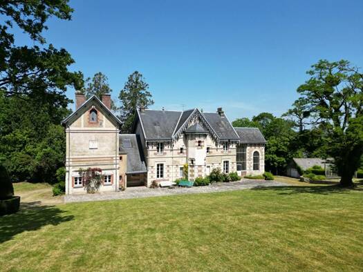 Demeure à vendre 740 000 € 15 pièces 11 chambres 337 m² 49 800 m² de terrain Centre Rennes 35000