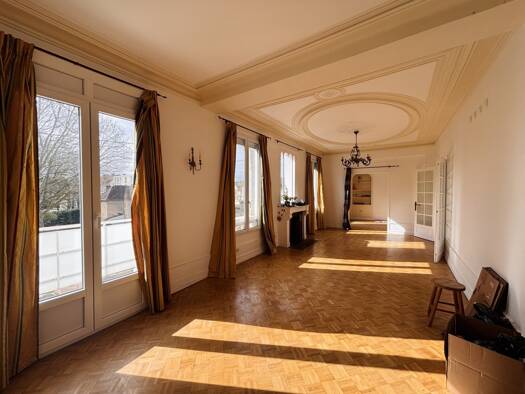 Duplex à vendre 225 000 € 5 pièces 3 chambres 118 m² RDC Sens 89100