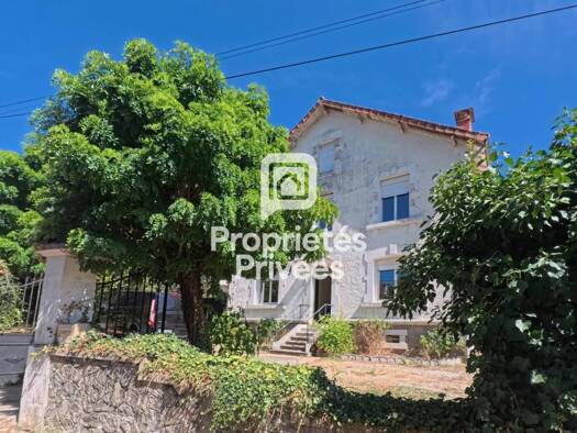 Maison à vendre 129 600 € 4 pièces 3 chambres 107 m² 1 339 m² de terrain Nontron 24300