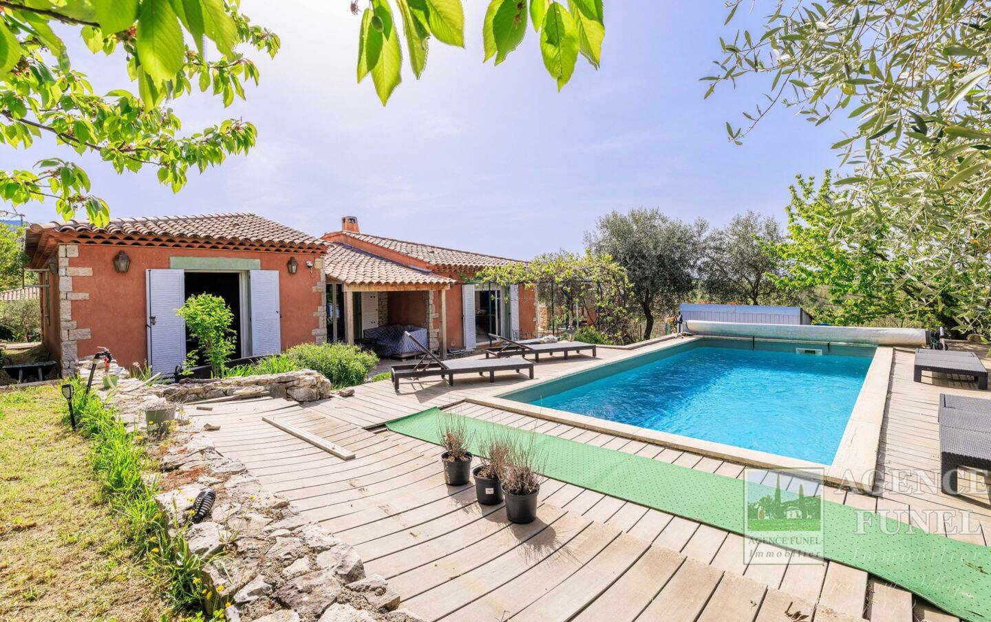 Maison à vendre, 134m², SAINT VALLIER DE THIEY