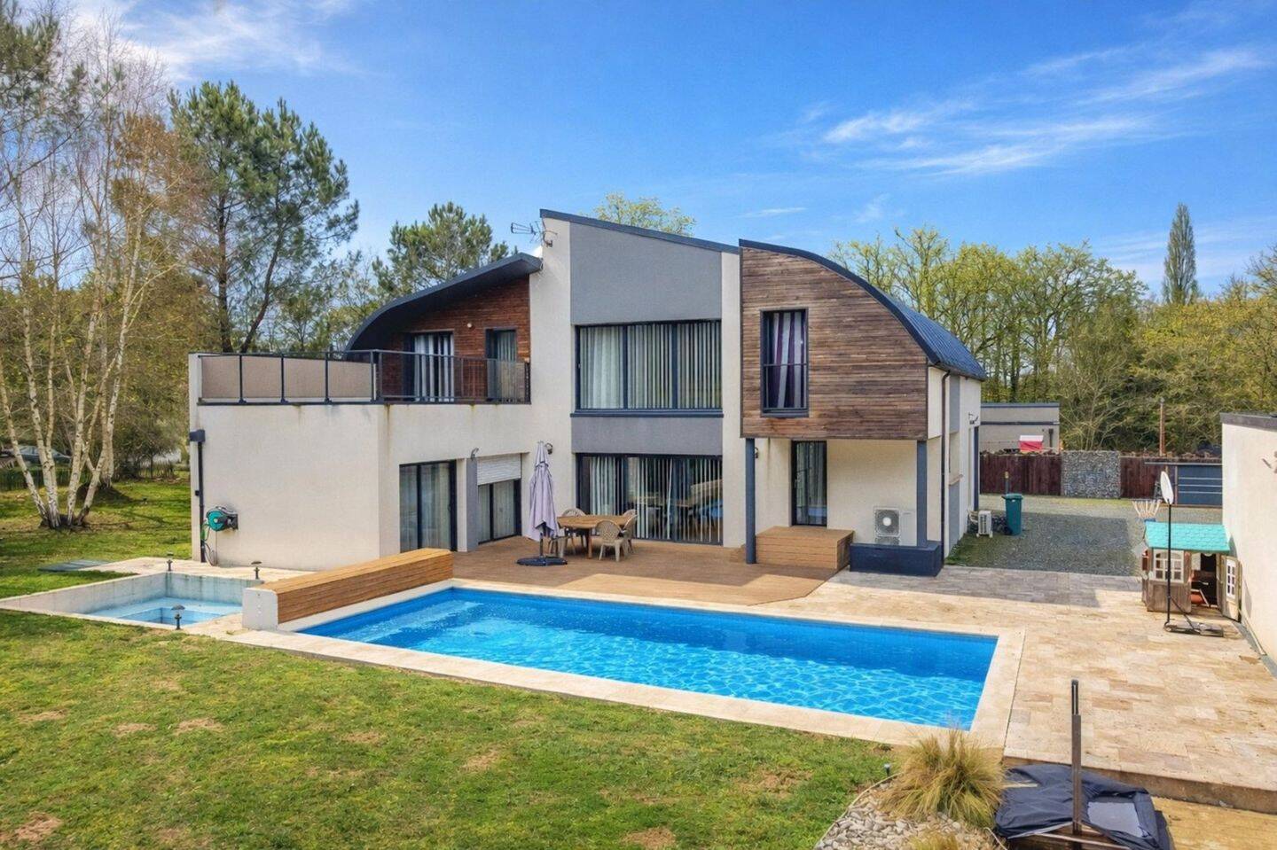 Maison à vendre, 206m², MONTFORT LE GESNOIS