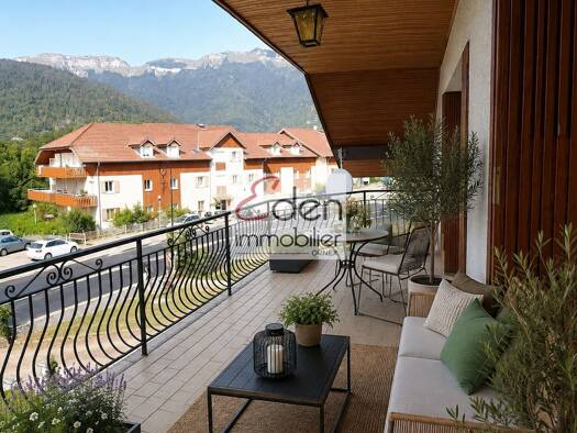 Appartement à vendre 435 000 € 4 pièces 3 chambres 115 m² Étage 2/2 Gex 01170