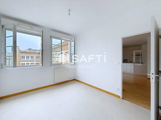 Appartement à vendre 149 900 € 2 pièces 1 chambre 56 m² Étage 4/4 Centre-Hôtel de Ville Limoges 87000