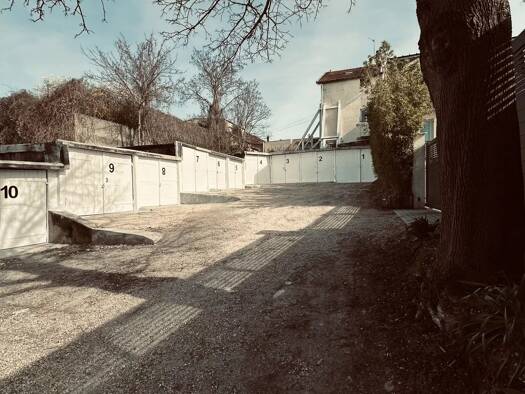 Entrepôt à vendre 195 000 € 362 m² d'espace de stockage Le Kremlin-Bicêtre 94270