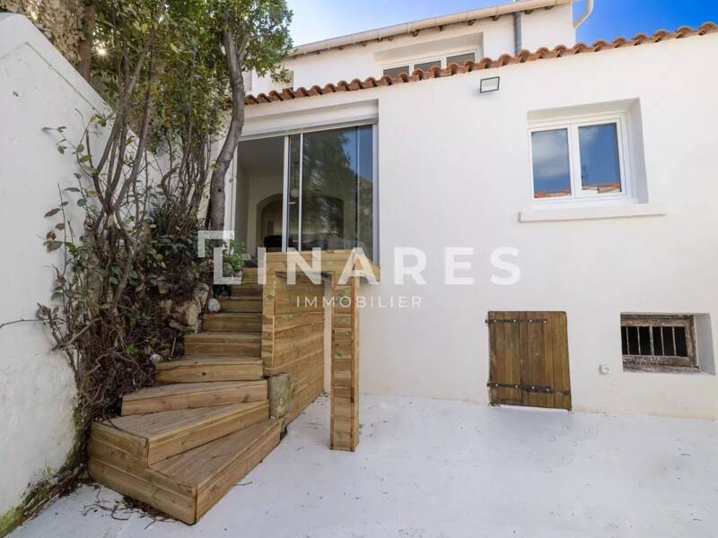 Maison à louer, 107m², MARSEILLE 7E