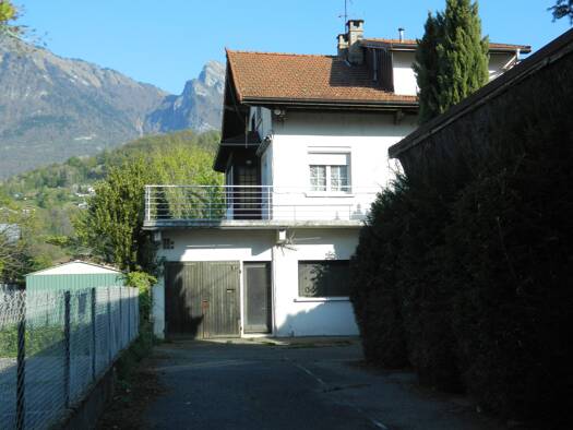 Maison à vendre 299 000 € 14 pièces 13 chambres 256,4 m² 708 m² de terrain Jean Jaures-Jean Moulin-Ripaille Albertville 73200