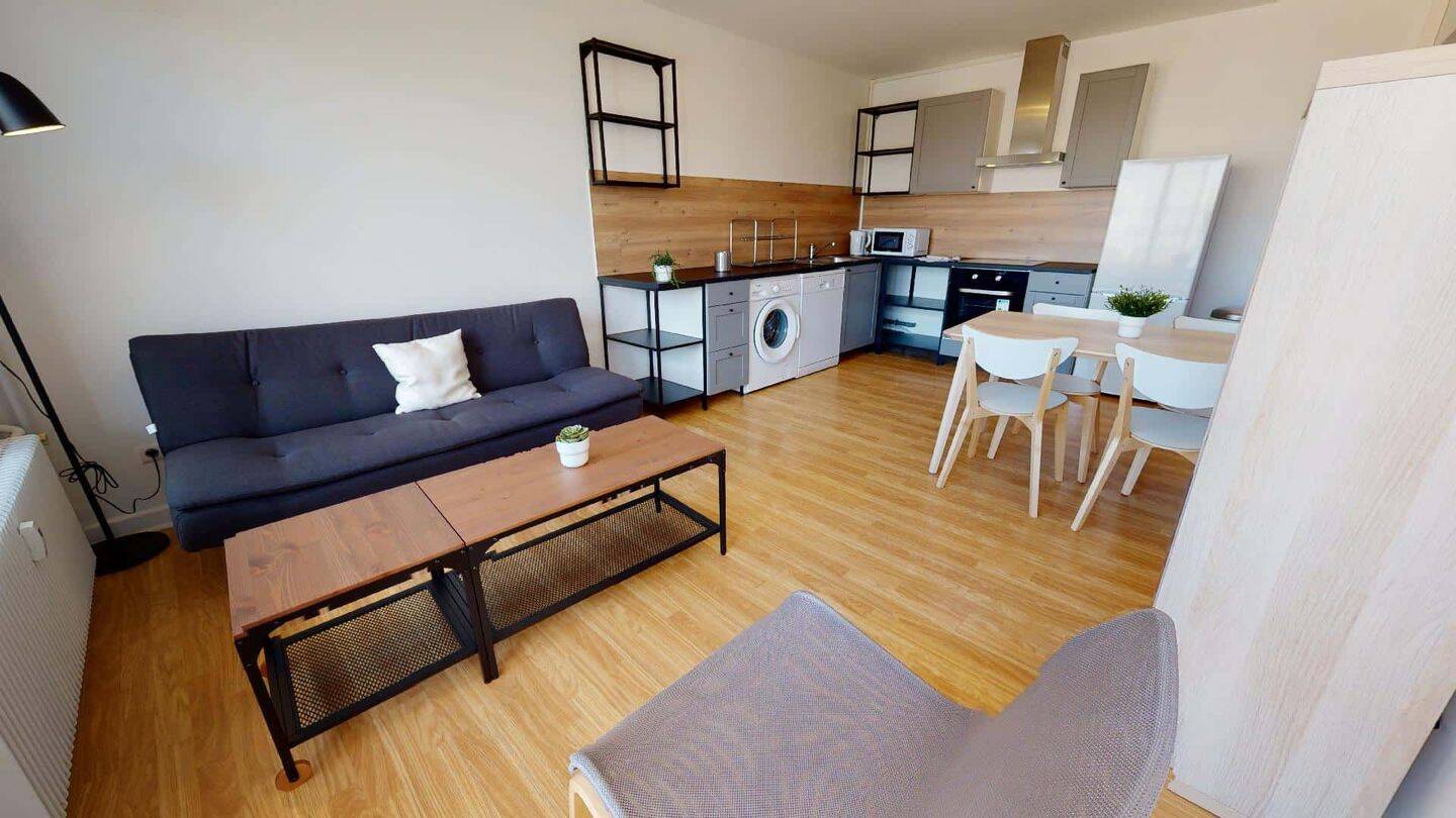 Room in Place Wilson, Villeurbanne for 82 m² with 4 bedrooms - C — 14