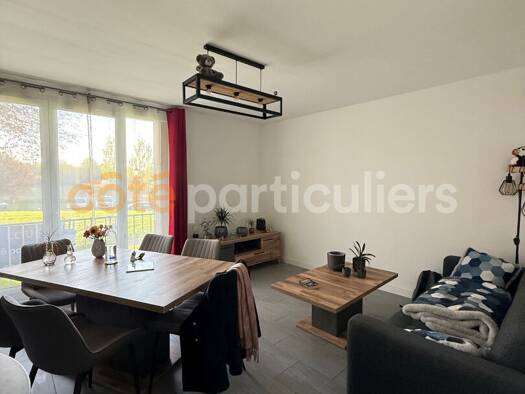 Appartement à louer 946 € 3 pièces 2 chambres 60 m² Étage 1/4 Nozay 91620