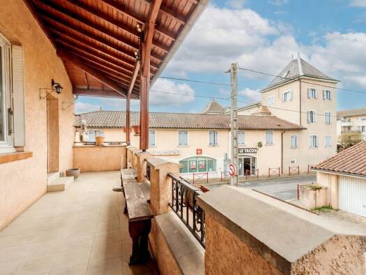 Duplex à vendre 279 000 € 6 pièces 5 chambres 166 m² Étage 1/2 Nord Jassans-Riottier 01480