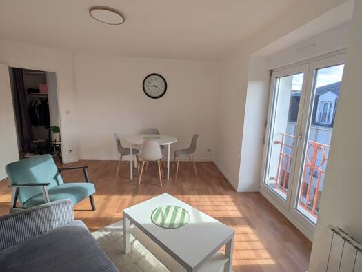Appartement à louer 720 € 2 pièces 1 chambre 41,6 m² Étage 3/3 Fiacre-Chenault Orléans 45100