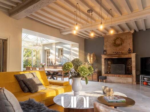 Maison de ville à vendre 1 399 000 € 9 pièces 7 chambres 300 m² 293 m² de terrain Coeur Centre Ville Bayeux 14400