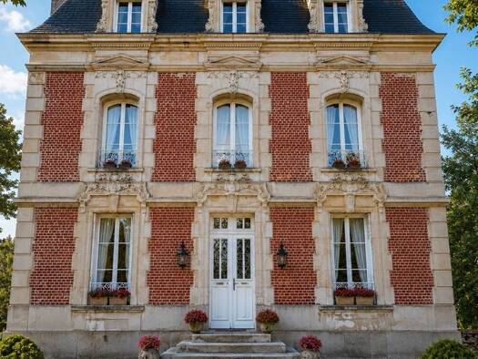 Maison à vendre 660 000 € 11 pièces 6 chambres 273 m² 3 774 m² de terrain Pont-Sainte-Maxence 60700