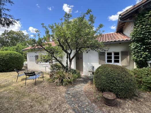 Maison à vendre 144 000 € 4 pièces 3 chambres 102 m² 1 256 m² de terrain Chassenon 16150