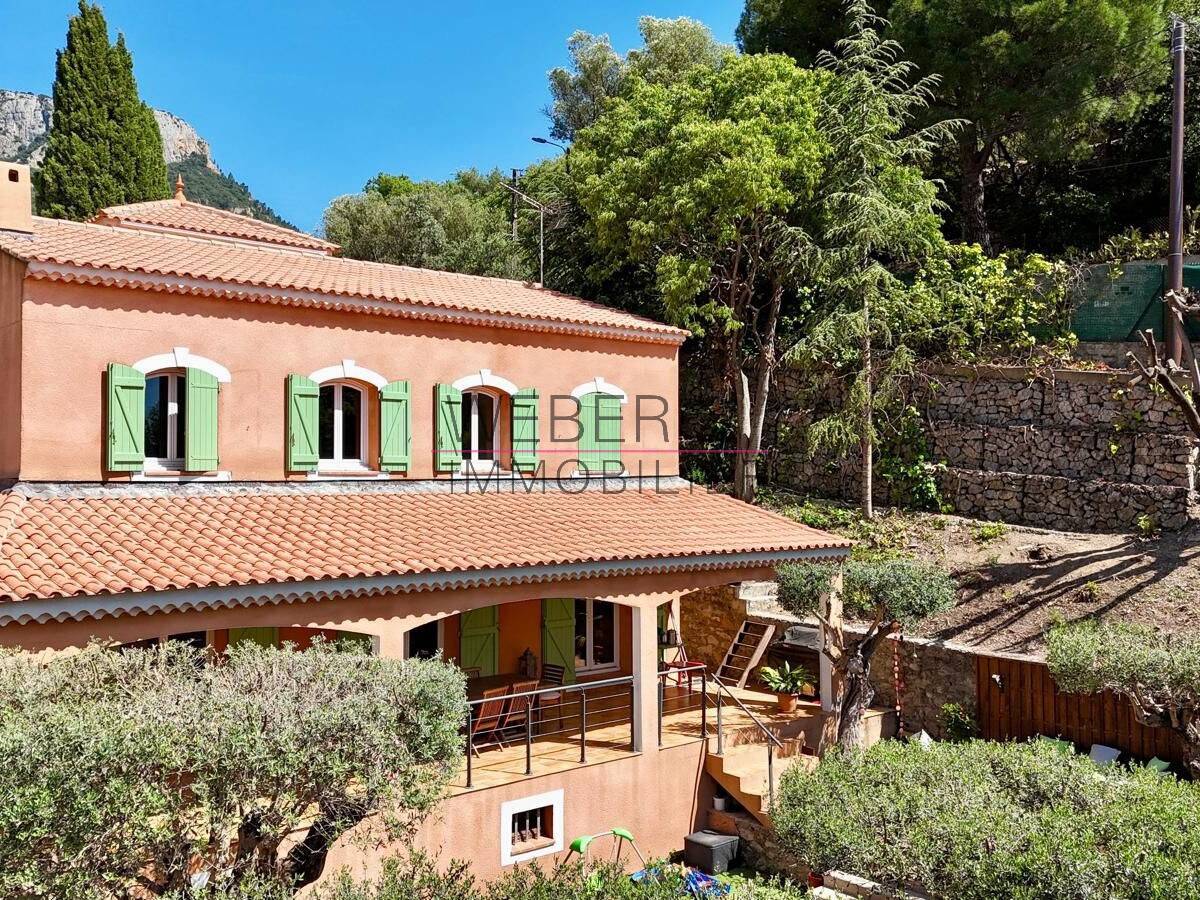 Maison à vendre, 182m², LE REVEST LES EAUX