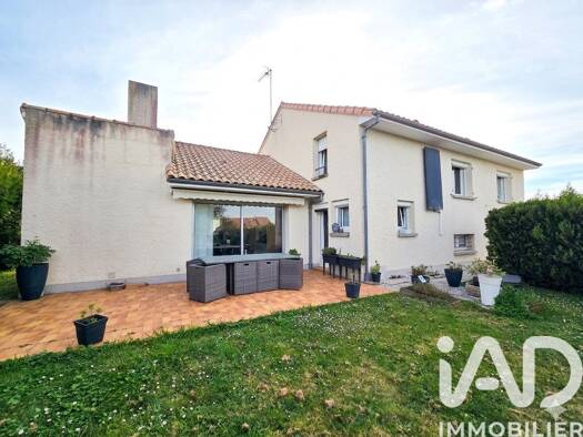 Maison à vendre 209 000 € 5 pièces 3 chambres 149,23 m² 2 090 m² de terrain Antoigne Châtellerault 86100