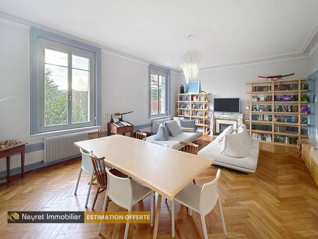 Maison à vendre 290 000 € 7 pièces 5 chambres 229 m² 4 000 m² de terrain Saint-Chamond 42400