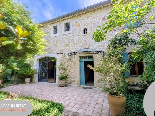 Maison à vendre 399 000 € 6 pièces 5 chambres 270 m² 871 m² de terrain Mauressargues 30350