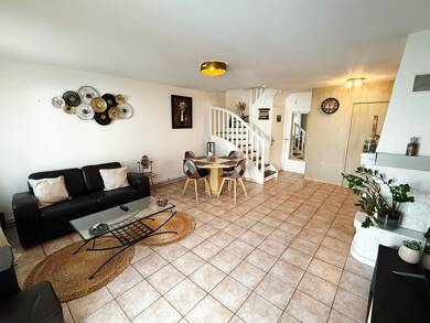 Maison à vendre 349 000 € 5 pièces 4 chambres 118 m² 185 m² de terrain Leclerc-Verdun Nord Est Brie Comte Robert 77170