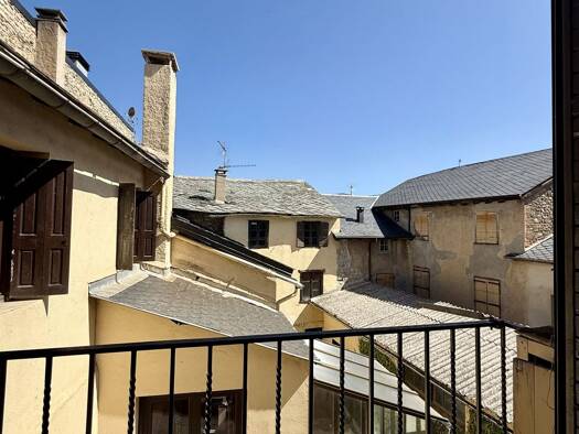 Appartement à vendre 159 000 € 4 pièces 2 chambres 70 m² Étage 2/2 Bourg-Madame 66760