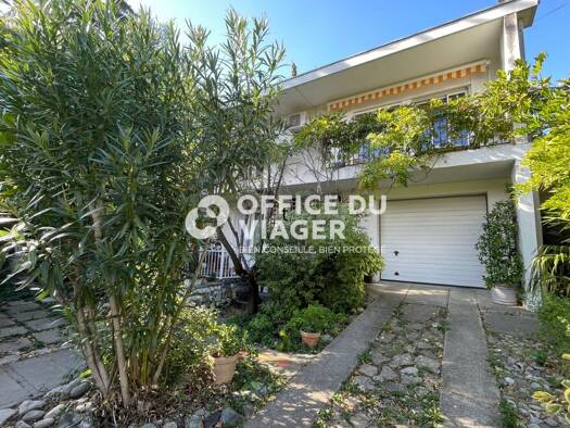 Maison en viager occupé Bouquet 66 200 € 5 pièces 2 chambres 109 m² 682 m² de terrain Quillan 11500