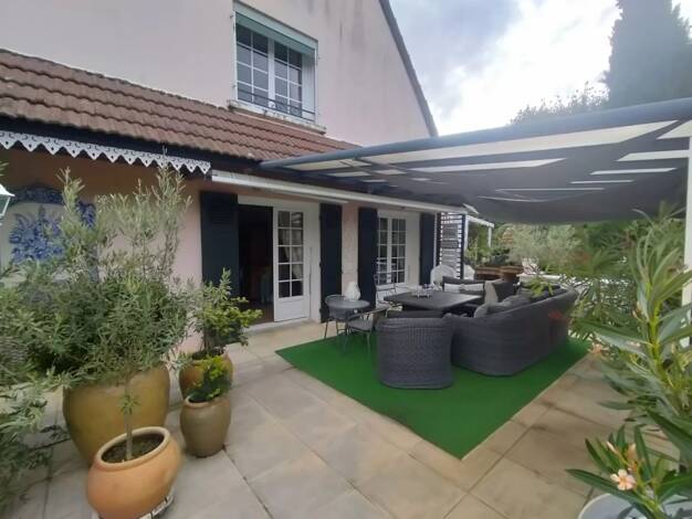 Maison à vendre 395 000 € 7 pièces 4 chambres 190 m² Allériot 71380
