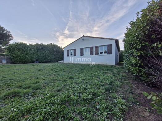 Maison de plain-pied à vendre 258 000 € 4 pièces 3 chambres 90 m² 775 m² de terrain Montredon-Montlegun Carcassonne 11000