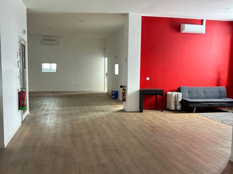 Maison à louer, 600m², HOUDAN