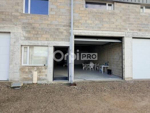 Local d'activités à louer 1 500 € 133 m² d'espace de stockage Champfleury 51500