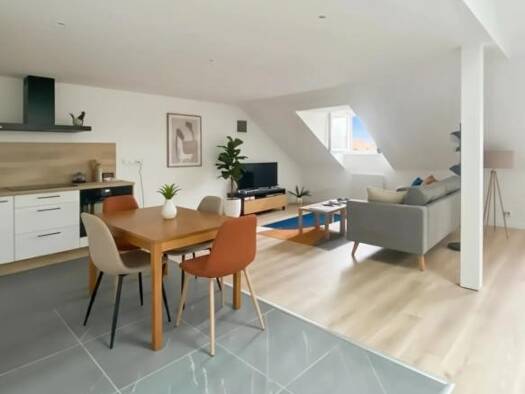 Duplex à vendre 209 000 € 3 pièces 2 chambres 87 m² Étage 2/2 Centre-Neuf Bourg-Quesnoy-Delsaux-Musée-Cannoniers-Gare Valenciennes 59300