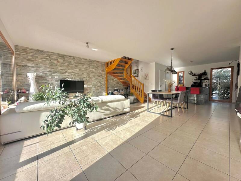 Maison à louer, 117m², ECHENEVEX