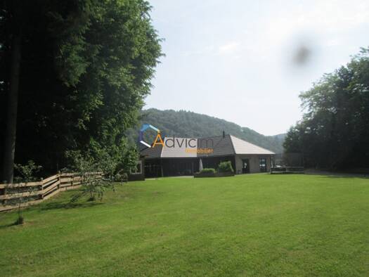 Maison de plain-pied à vendre 333 000 € 8 pièces 3 chambres 172 m² 2 818 m² de terrain Raddon-et-Chapendu 70280