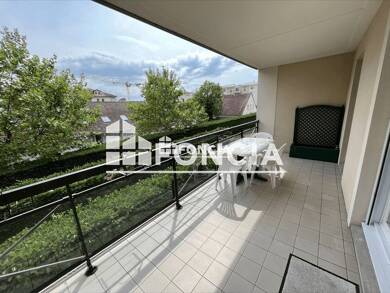 Appartement à louer 1 693 € 3 pièces 2 chambres 88,9 m² Étage 1/3 Ouest Ferney-Voltaire 01210