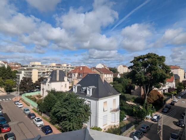 Appartement à louer 320 € 1 pièce 13,5 m² Étage 4/4 Clemenceau Dijon 21000